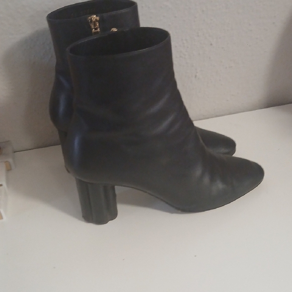 Salvatore Ferragamo Black Ankle‎ Booties with Gold Zipper - Picture 14 of 14
